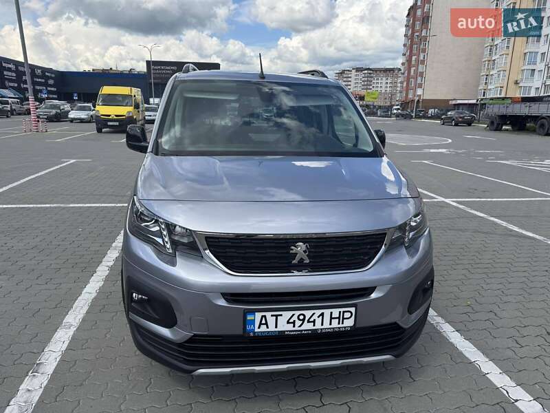 Минивэн Peugeot Rifter 2023 в 