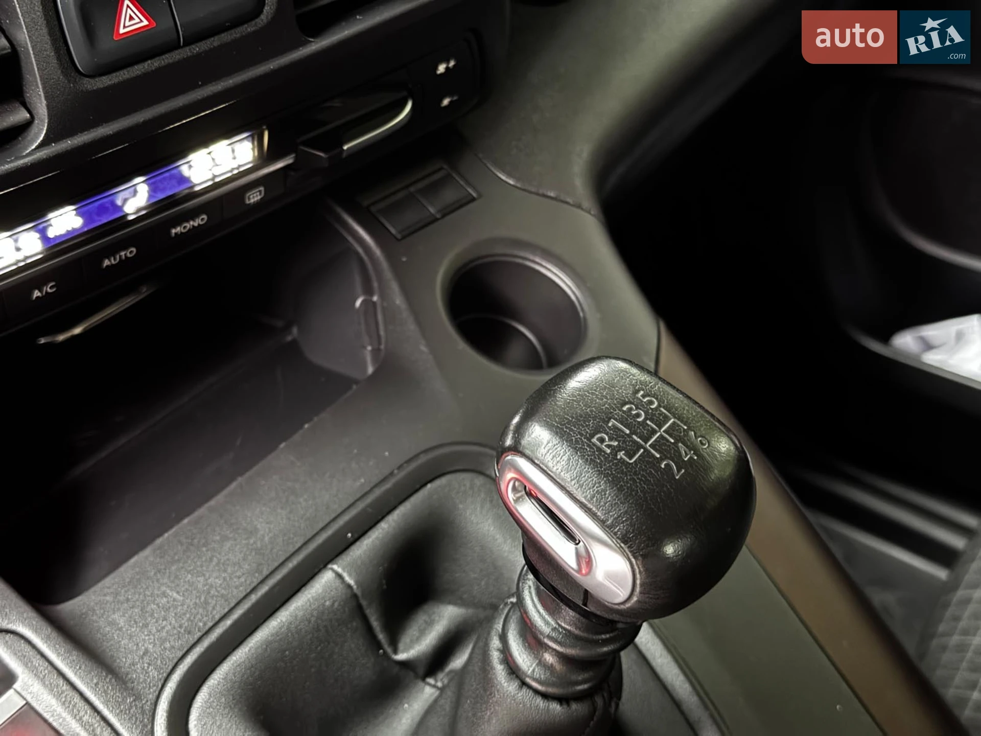 2020 Peugeot Rifter - мініатюра 18