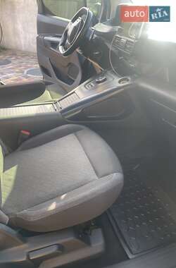Минивэн Peugeot Rifter 2020 в 