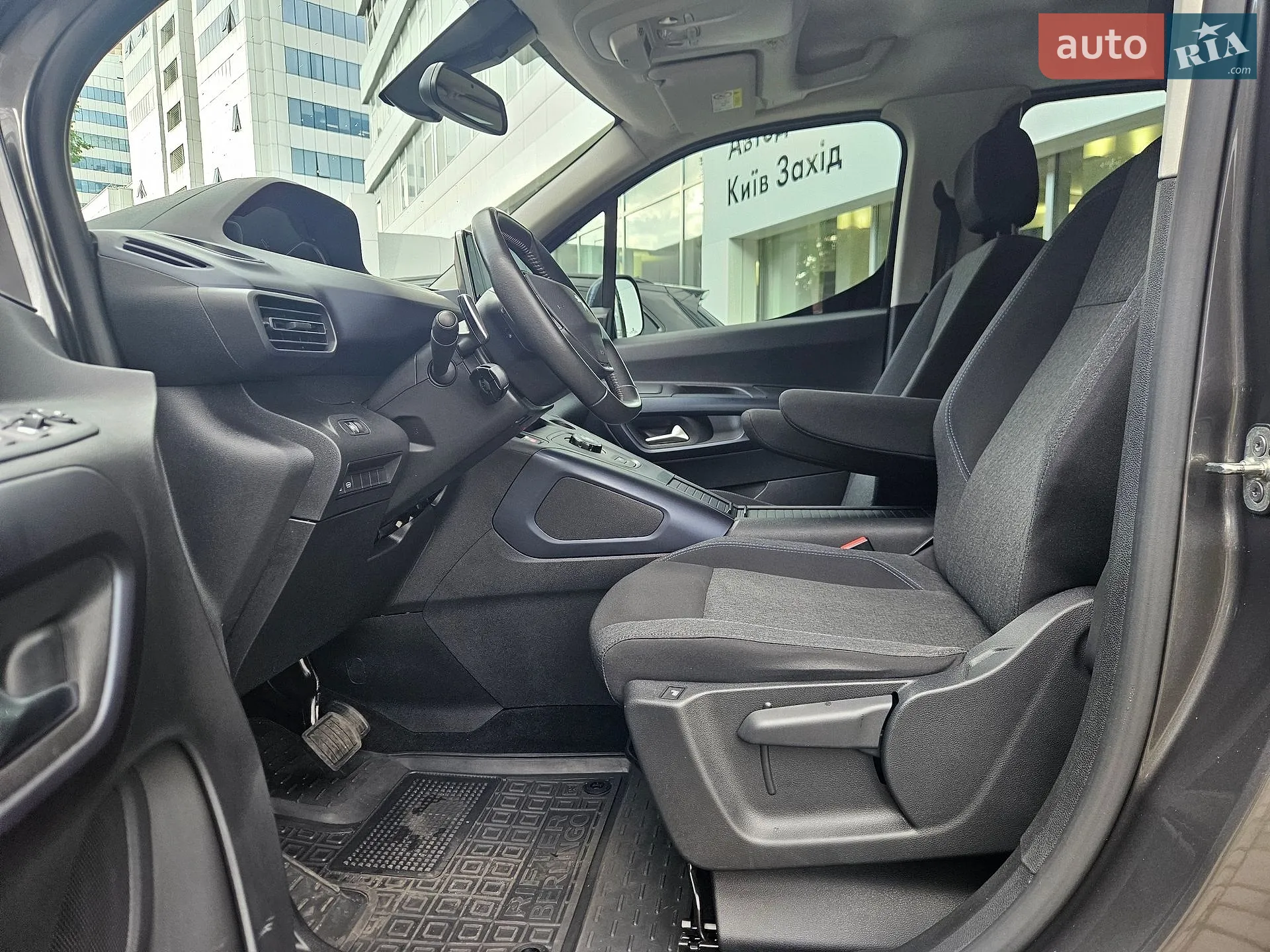 2021 Peugeot Rifter - мініатюра 26
