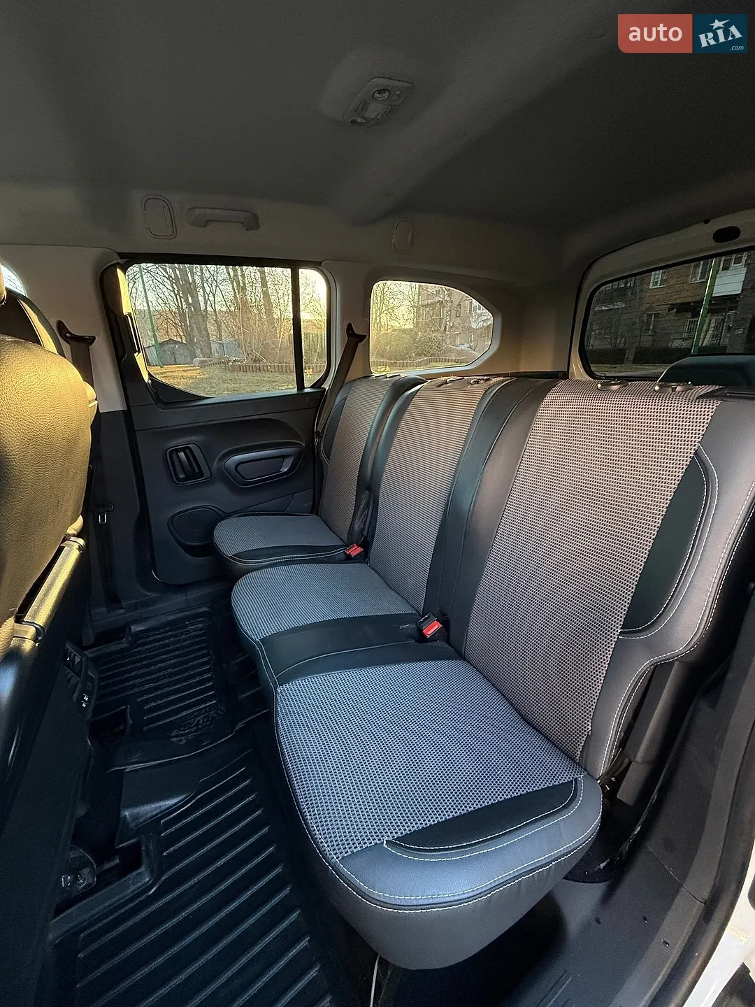 2019 Peugeot Rifter - мініатюра 48