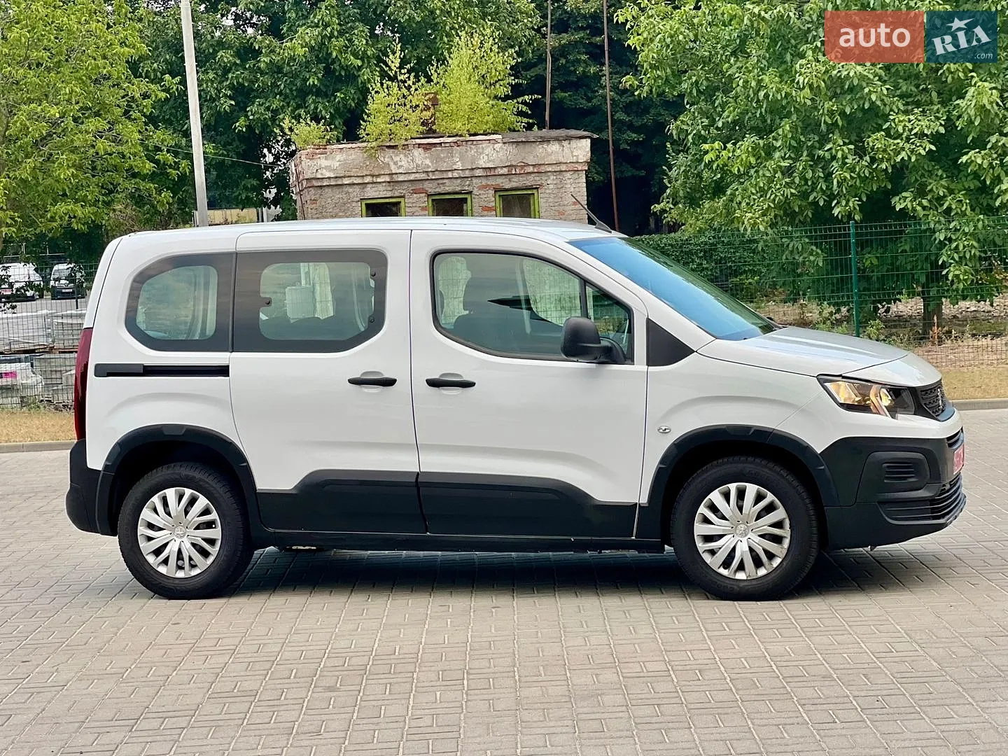 2020 Peugeot Rifter - мініатюра 12