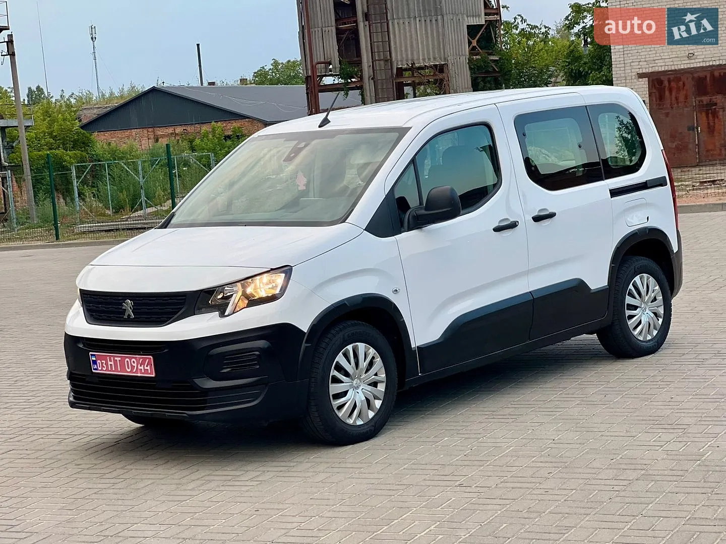 2020 Peugeot Rifter - мініатюра 31