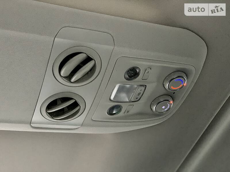 Мінівен Peugeot Traveller 2019 в Києві фото 41 Мінівен Peugeot Traveller 2019 в Києві