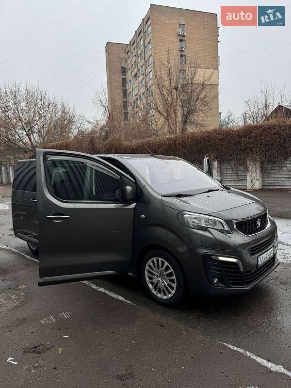 Минивэн Peugeot Traveller 2020 в 