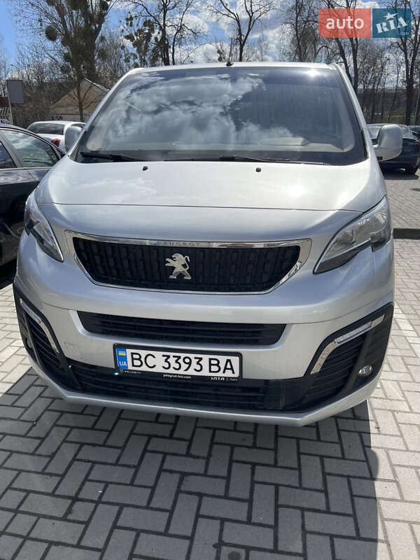 Минивэн Peugeot Traveller 2018 в 