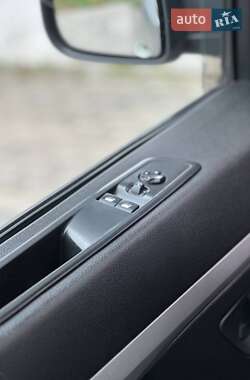 Минивэн Peugeot Traveller 2018 в 