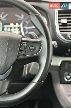 Минивэн Peugeot Traveller 2018 в 