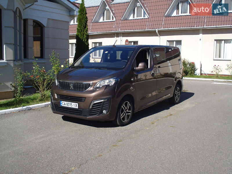 Peugeot Traveller 2017