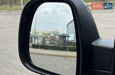 Минивэн Peugeot Traveller 2020 в 