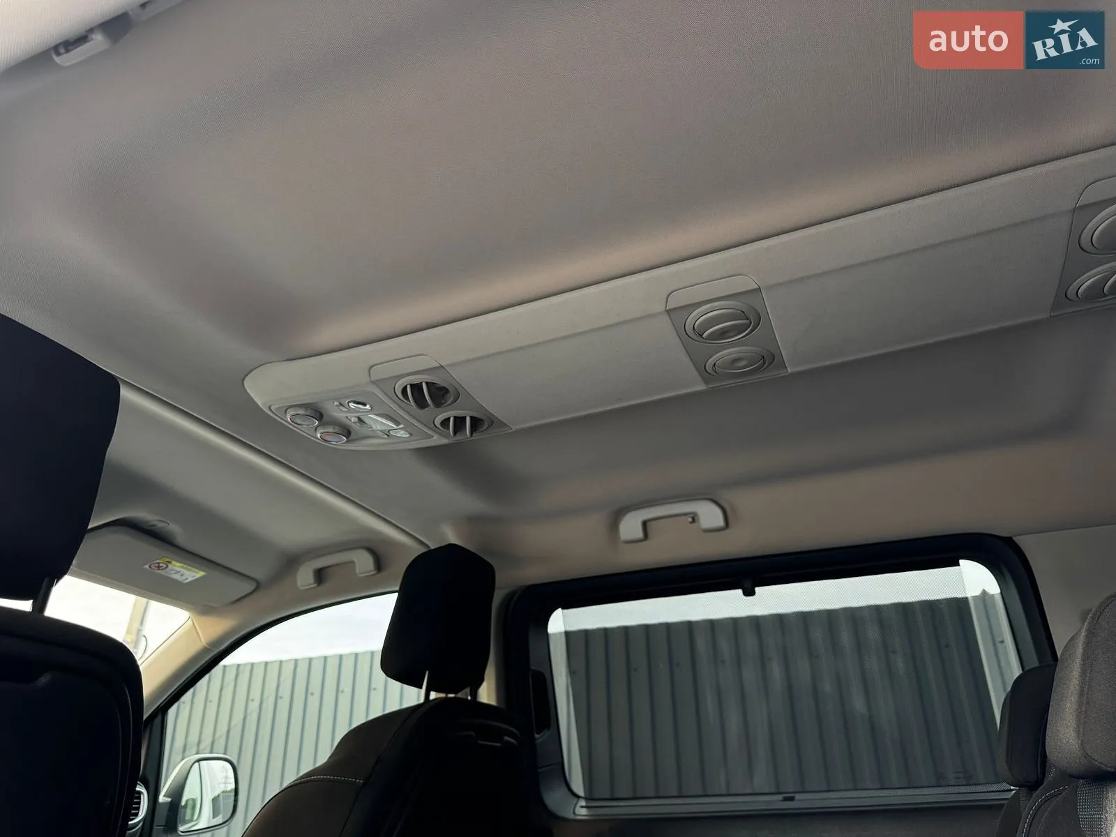 2020 Peugeot Traveller - мініатюра 29