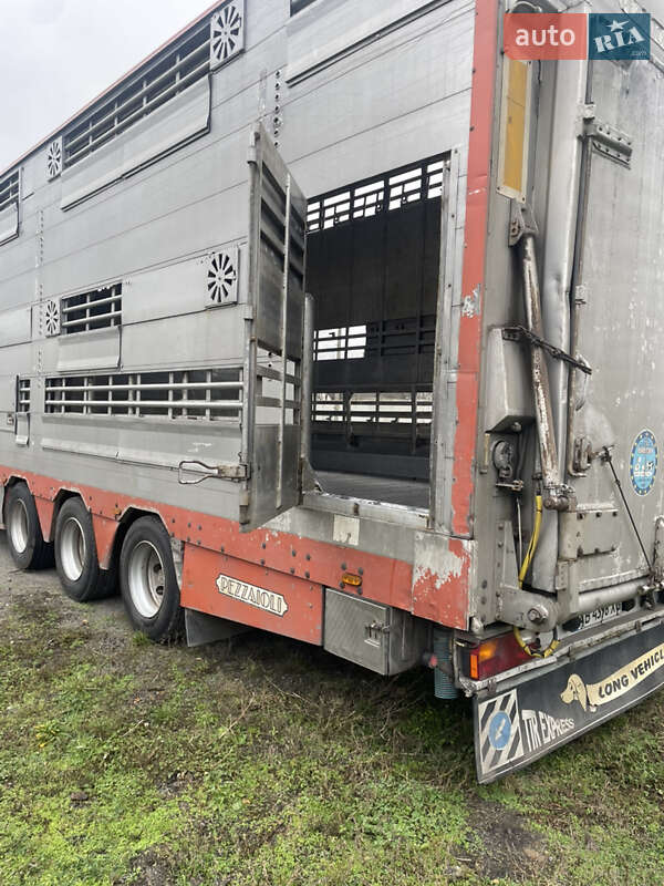 Для перевезення тварин - напівпричіп Pezzaioli SBA 2004 в Козятині фото 2 Для перевезення тварин - напівпричіп Pezzaioli SBA 2004 в Козятині