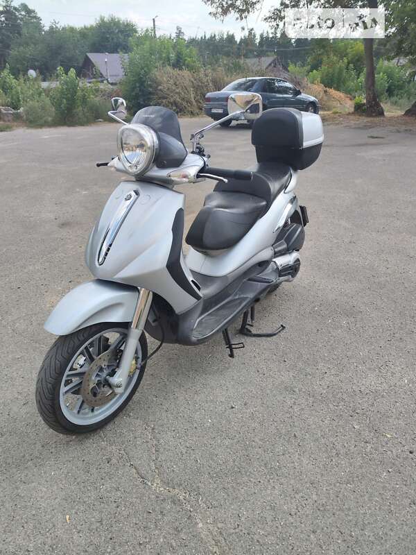 Макси-скутер Piaggio Beverly 500 2004 в Новомосковске