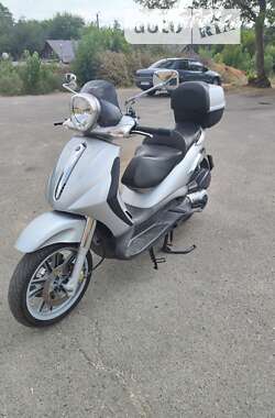 Макси-скутер Piaggio Beverly 500 2004 в Новомосковске