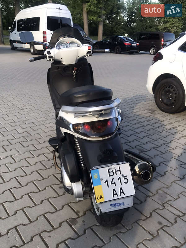 Максі-скутер Piaggio Beverly 500 2006 в Новоселиці