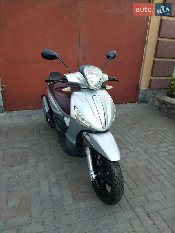 Макси-скутер Piaggio Beverly 2012 в Полтаве