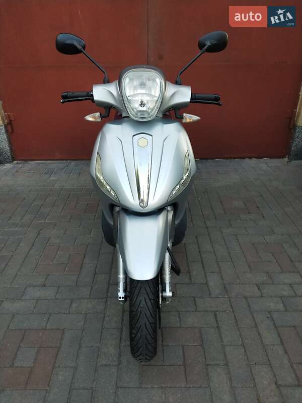 Макси-скутер Piaggio Beverly 2012 в Полтаве