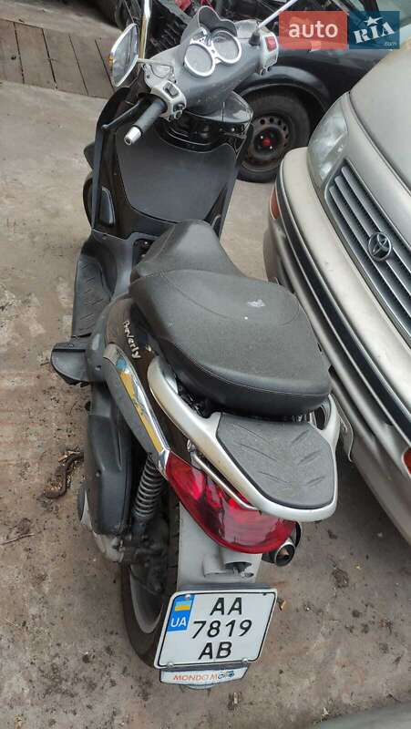 Мотороллер Piaggio Beverly 2005 в Киеве