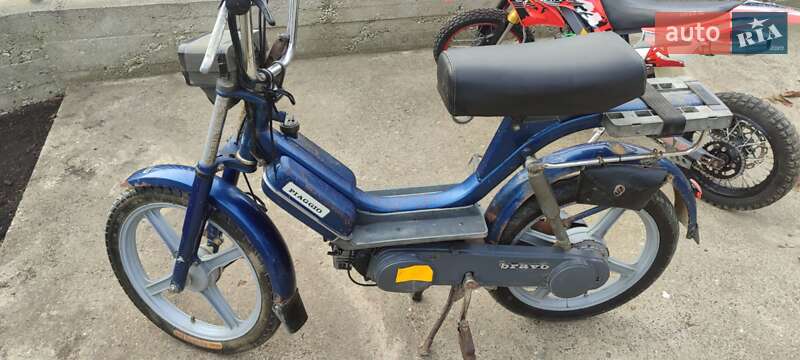 Мопеды Piaggio Bravo 2004 в Новоселице