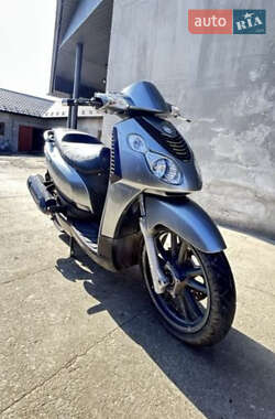 Скутер Piaggio Carnaby 200 2009 в 