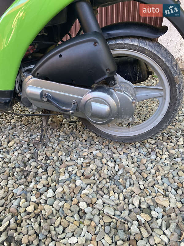 Скутер Piaggio Free 2000 в Калуше