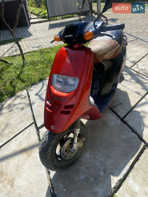 Скутер Piaggio Gilera 2000 в Иршаве