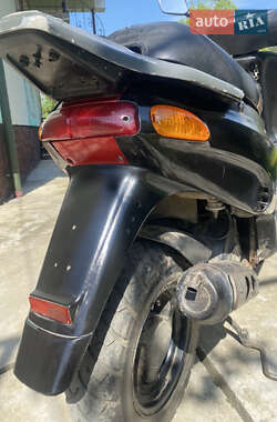 Скутер Piaggio Gilera 2000 в 