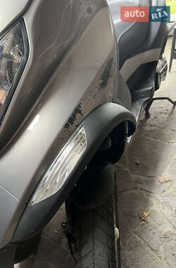 Скутер Piaggio MP3 2009 в Киеве