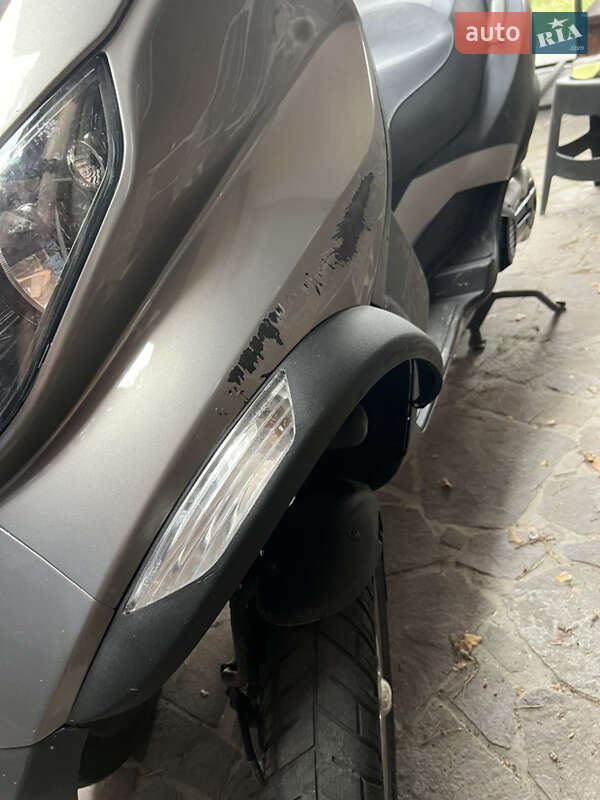 Скутер Piaggio MP3 2009 в Киеве