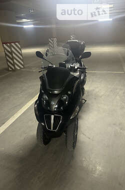 Макси-скутер Piaggio MP3 2007 в 