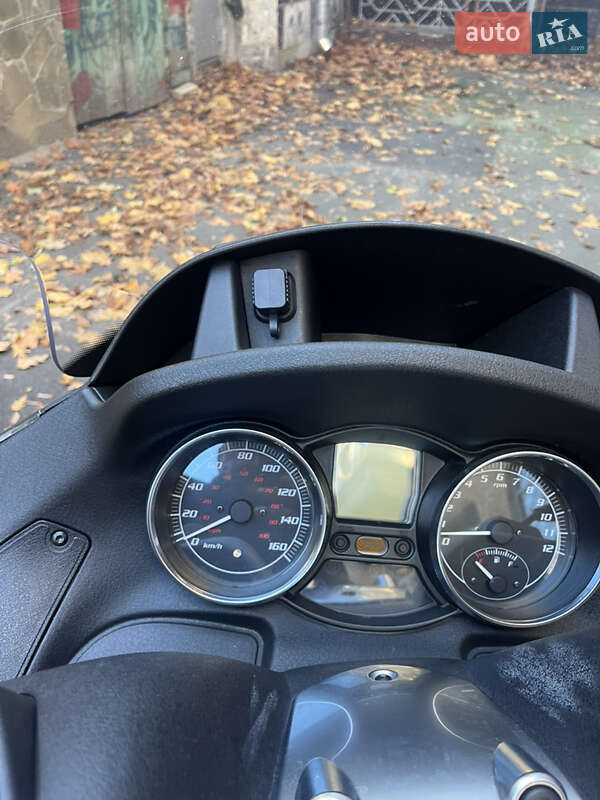 Максі-скутер Piaggio MP3 2014 в Києві фото 15 Максі-скутер Piaggio MP3 2014 в Києві