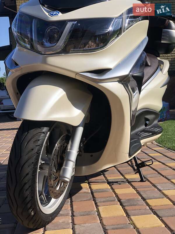 Макси-скутер Piaggio X10 2014 в Умани
