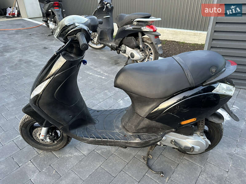 Мопеды Piaggio Zip 2009 в Снятине фото 8 Мопеды Piaggio Zip 2009 в Снятине
