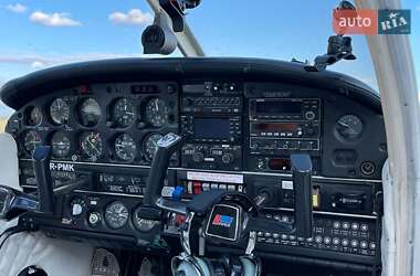 Самолёт Piper Arrow 1979 в 