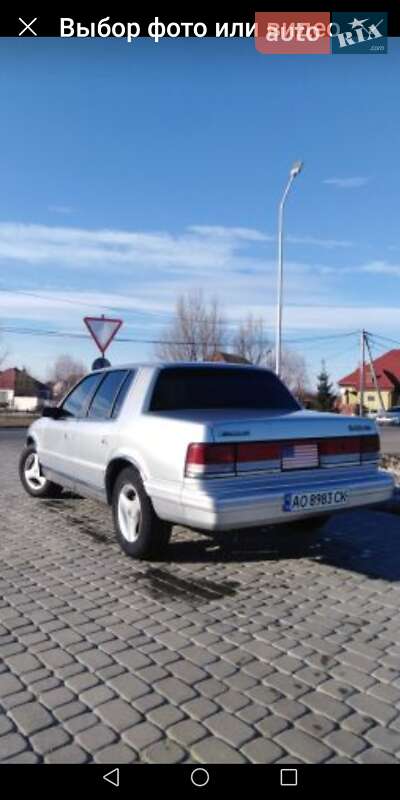 Седан Plymouth Acclaim 1990 в Мукачево