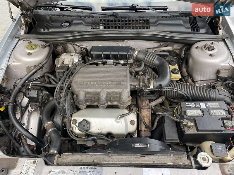 Седан Plymouth Acclaim 1989 в Кам'янець-Подільському
