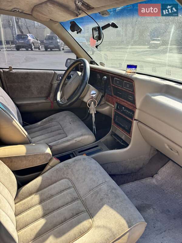 Седан Plymouth Acclaim 1992 в Одесі
