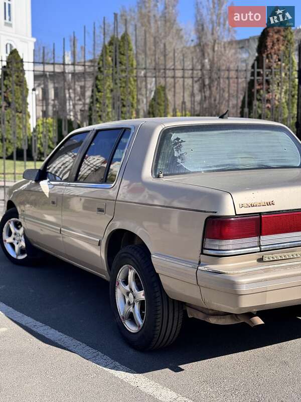 Седан Plymouth Acclaim 1992 в Одесі