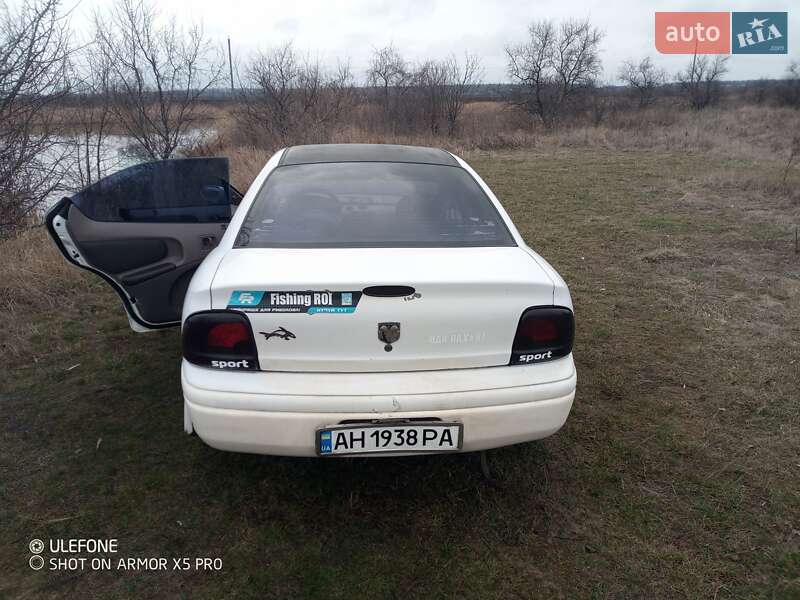 Седан Plymouth Neon 1996 в Першотравенске фото 2 Седан Plymouth Neon 1996 в Першотравенске