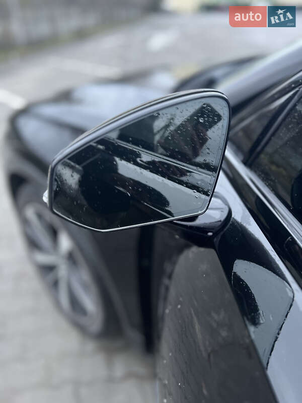 Седан Polestar 2 2020 в Львові