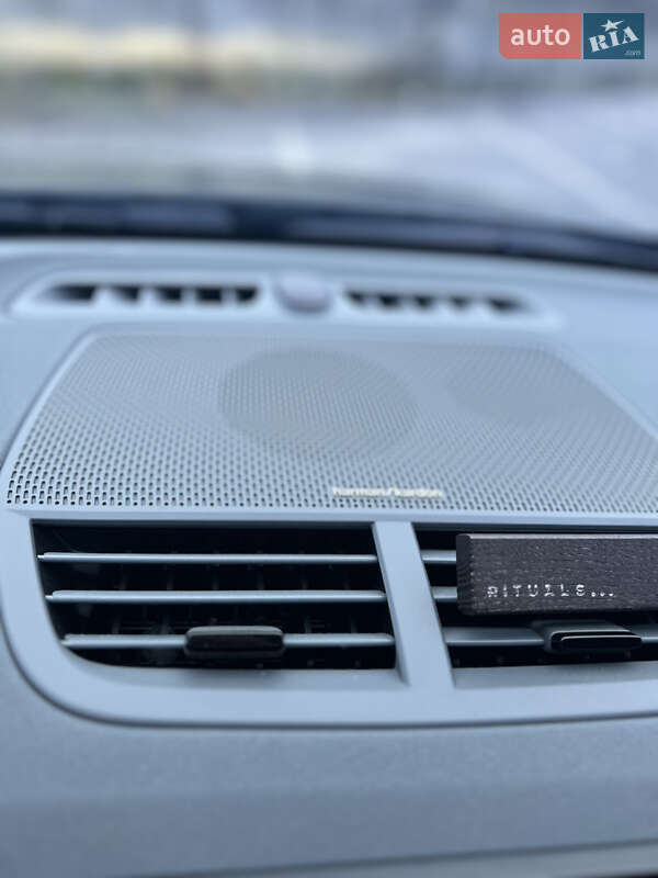 Седан Polestar 2 2020 в Львові