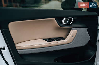 Седан Polestar 2 2022 в 