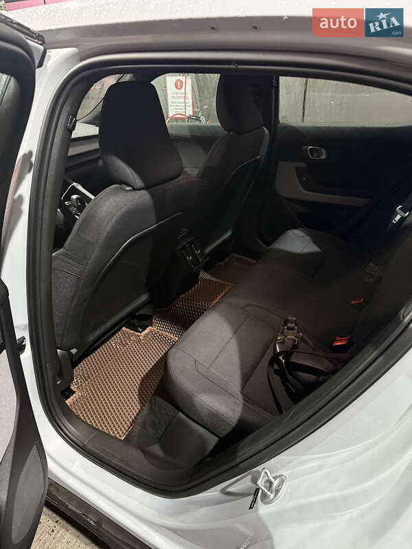 Лифтбек Polestar 2 2023 в Хороле