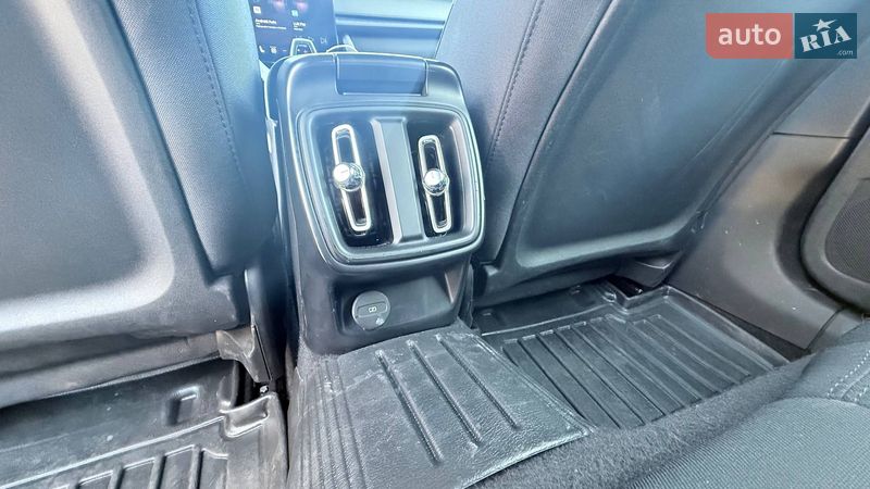 Лифтбек Polestar 2 2022 в Дубно