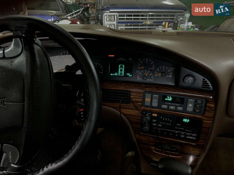 Седан Pontiac Bonneville 1993 в Ковеле