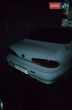 Седан Pontiac Bonneville 1992 в 