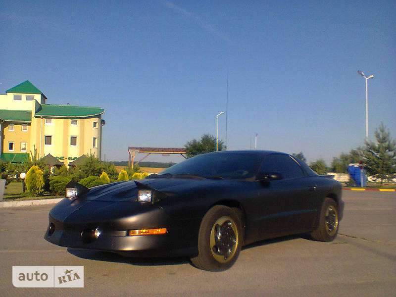 Купе Pontiac Firebird 1993 в 