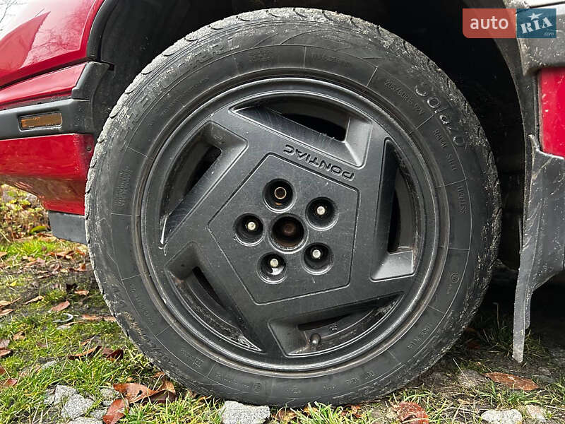 Купе Pontiac Grand Prix 1988 в Василькове