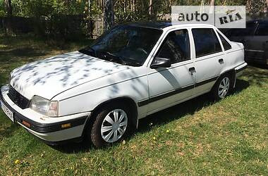 Хетчбек Pontiac Lemans 1989 в 