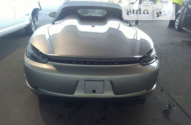 Родстер Porsche 718 Spyder 2021 в 